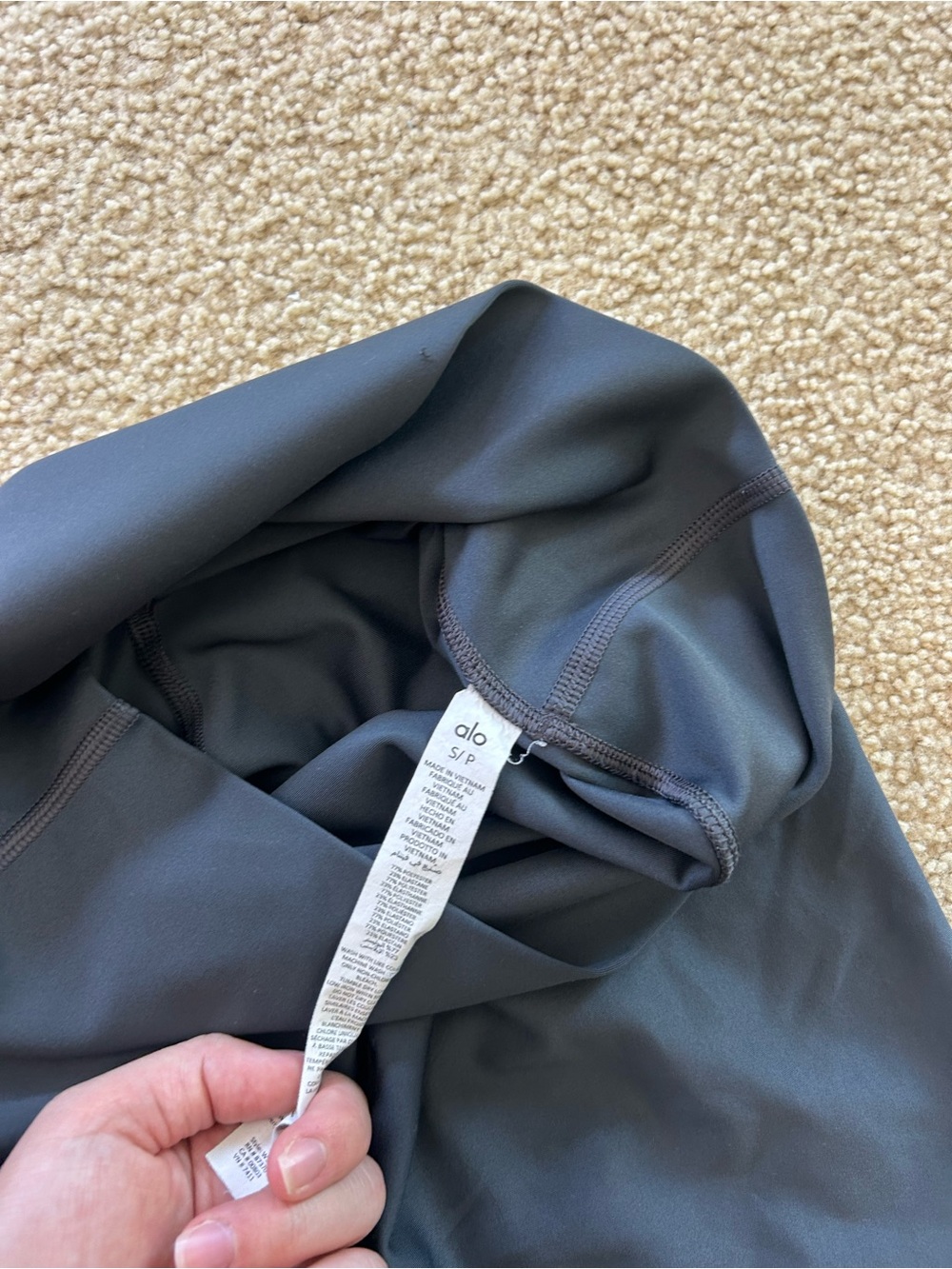 ALO High-Waist Airlift Legging in Anthracite - Picture 6 of 8